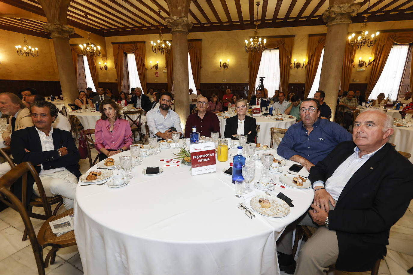 Santiago Blázquez (Jamones Blázquez), Piedad Rojo (Banco Santander), Carlos González y Carlos González (Ifaca de Arabayona), Marian Vicente (LA GACETA), Javier Hernández (Manteca Muñoz) y Jesús Castaño (Asociación de Raza Morucha).
