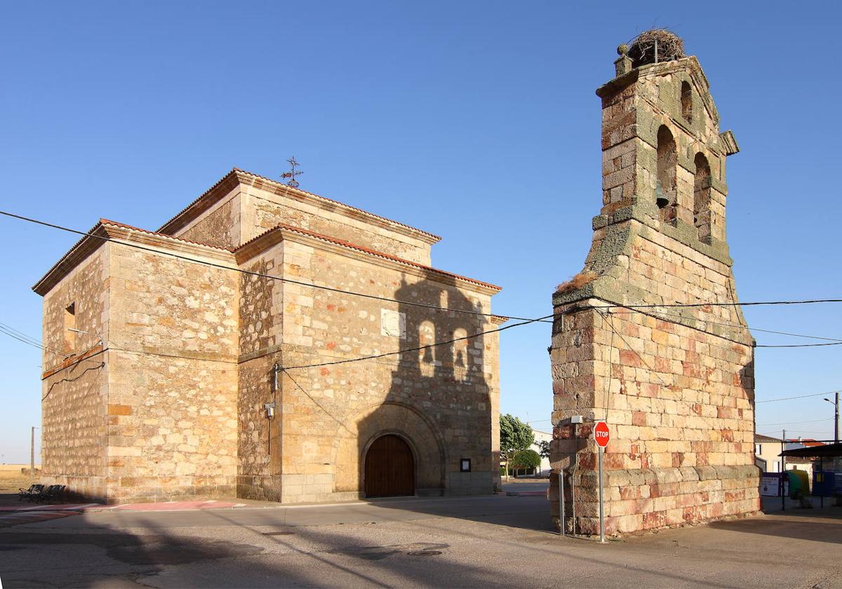 Iglesia de San Juan Bautista, en Pelabravo.