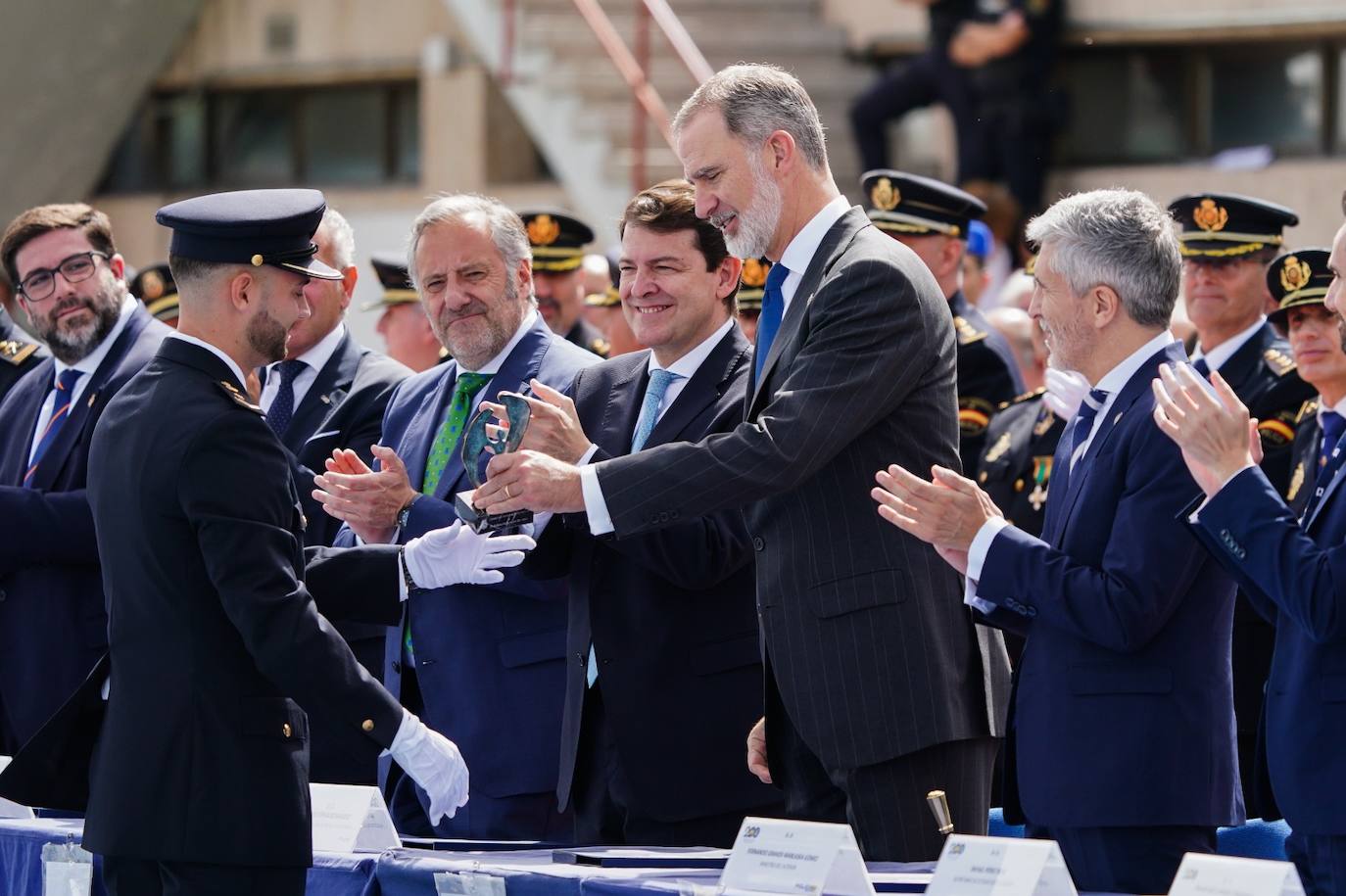 Corchado y Mañueco, en la jura de más de dos mil nuevos agentes de la Policía Nacional, junto al Rey