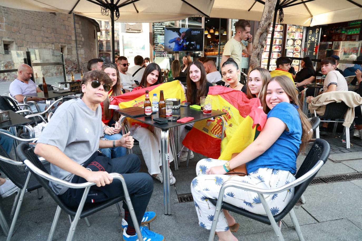 Ambiente en las calles de Salamanca para ver el partido de la Eurocopa contra Georgia