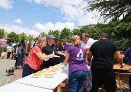 Gran paella popular en Pizarrales