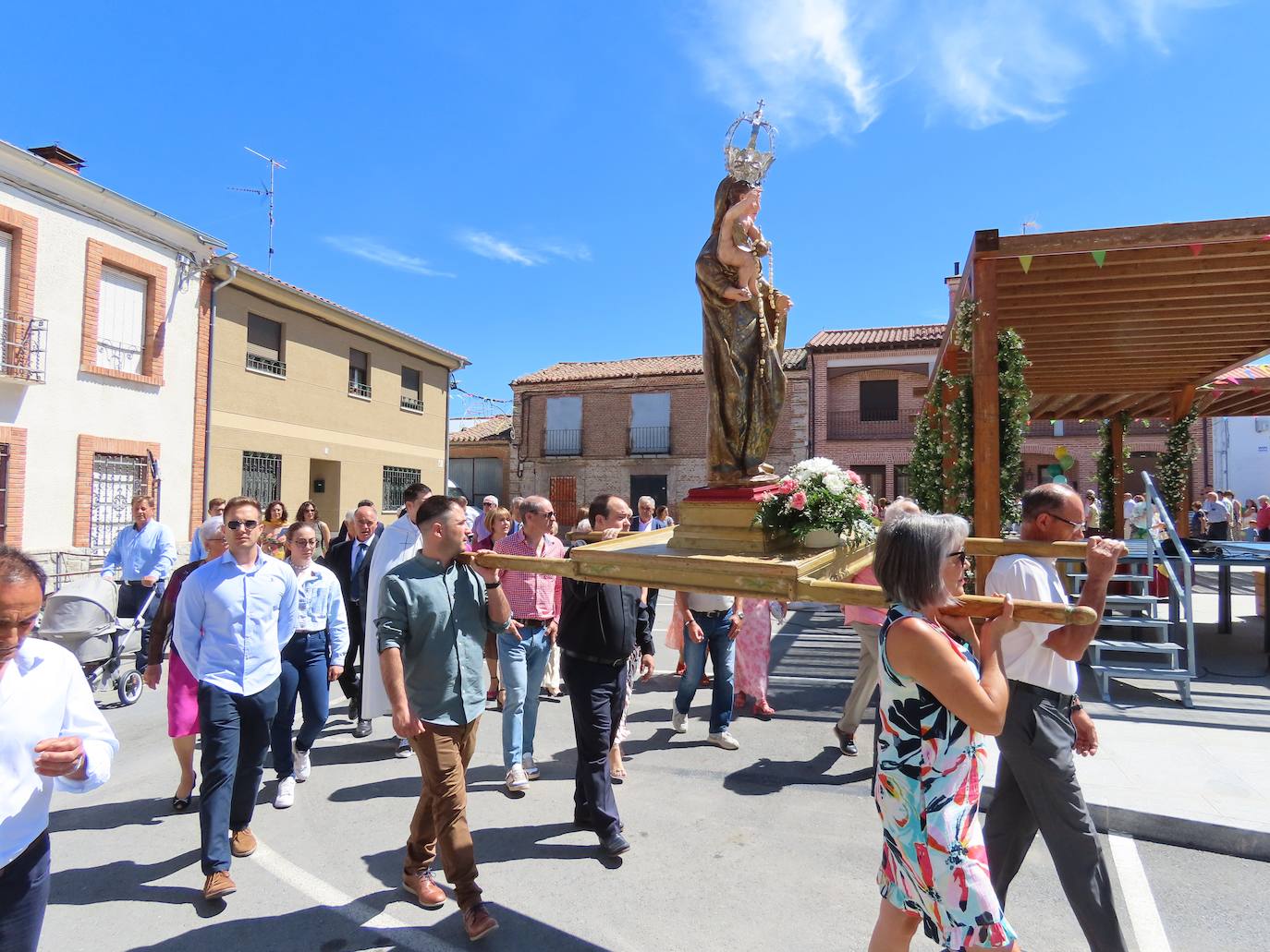 Así ha sido procesión en honor a la Virgen del Rosario de Mancera