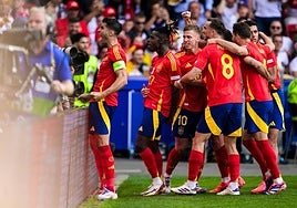 España celebra uno de los goles marcados ante Alemania en los cuartos de final.