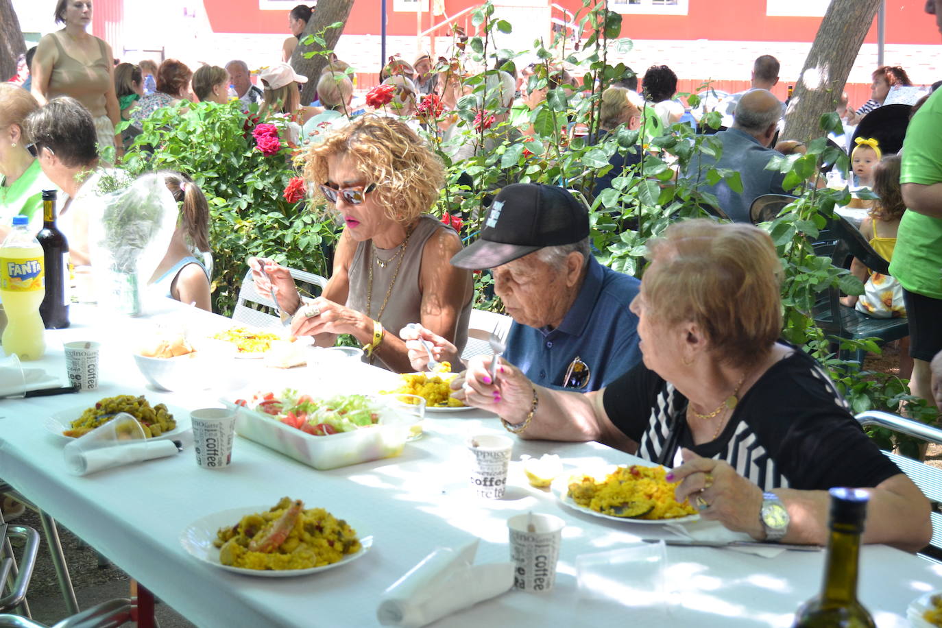 Una rica paella une a los vecinos del Barrio Nuevo de Ciudad Rodrigo