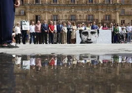 Autoridades y representantes políticos en el homenaje a Miguel Ángel Blanco en la Plaza Mayor