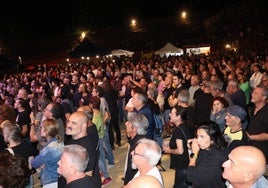 El público llenó la plaza de toros en la primera noche del Festival de Blues