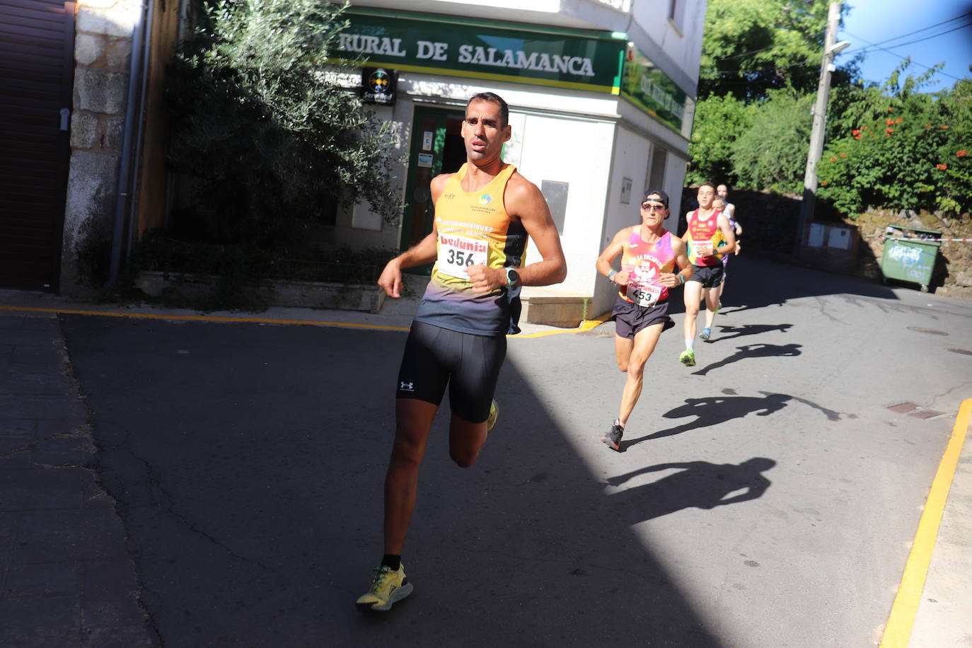 Linares de Riofrío disfruta con el cross de la Honfría