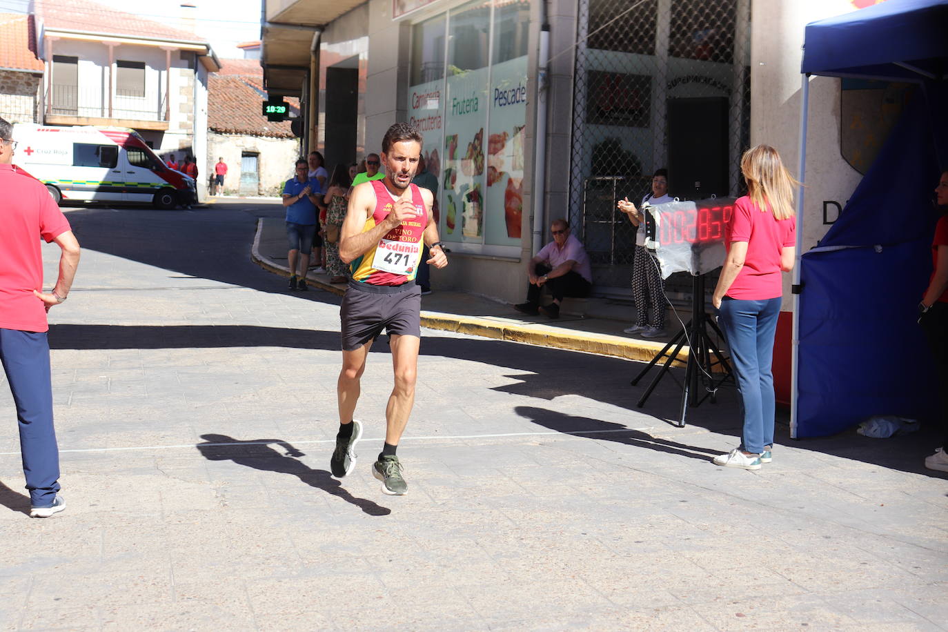 Linares de Riofrío disfruta con el cross de la Honfría