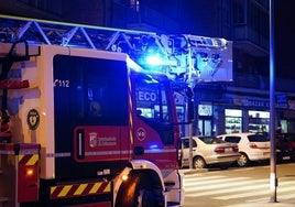 Coche de Bomberos en una intervención nocturna