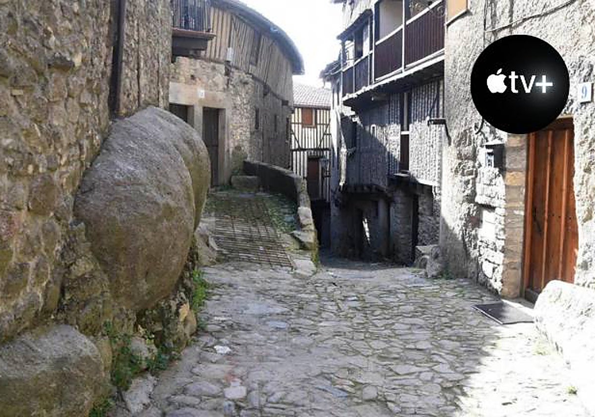 Una de las calles del pueblo donde apple.tv ha realizado la serie.