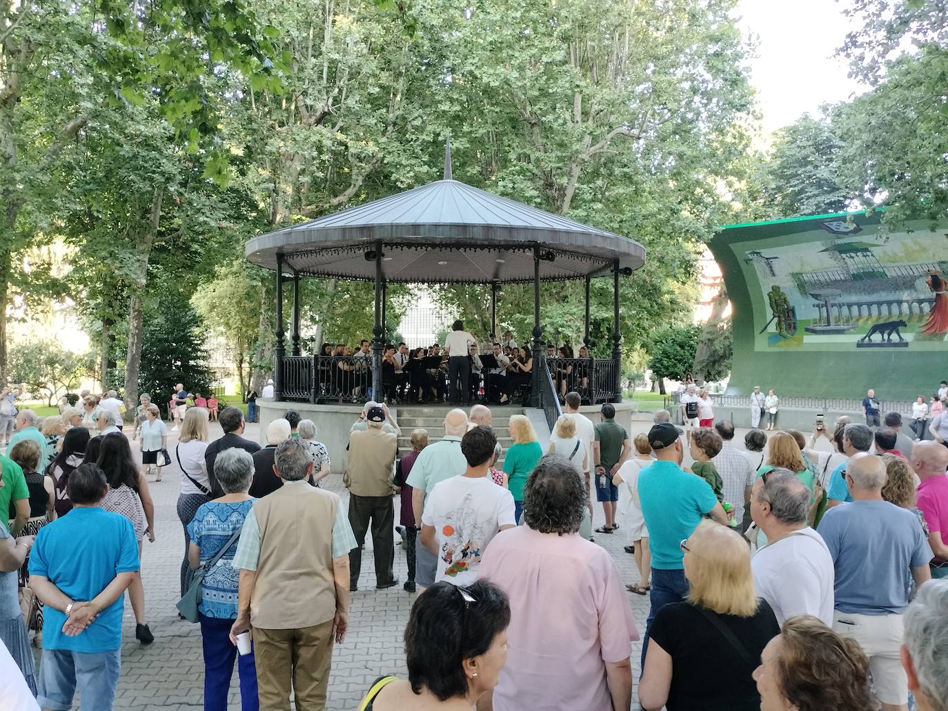 Béjar disfruta de una Noche en blanco con excelentes temperaturas