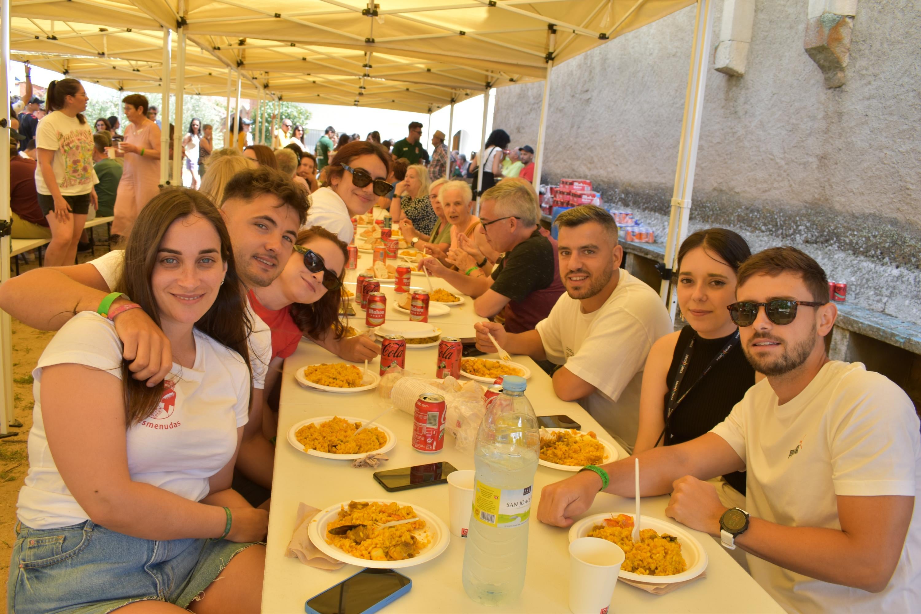 Al rico sabor de la paella en las fiestas de Torresmenudas