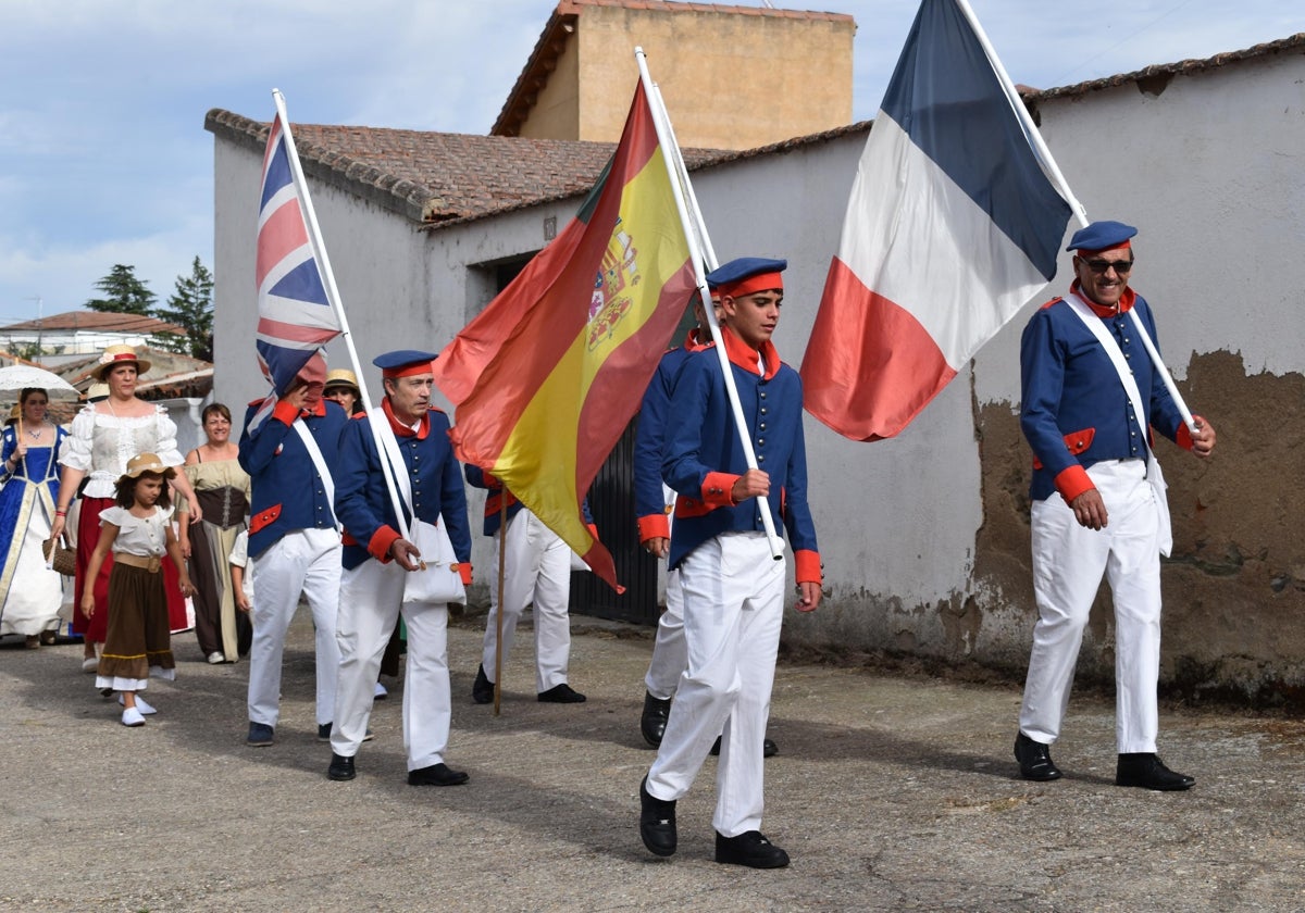 Así ha sido el desfile de época para recordar la batalla de Arapiles de 1812