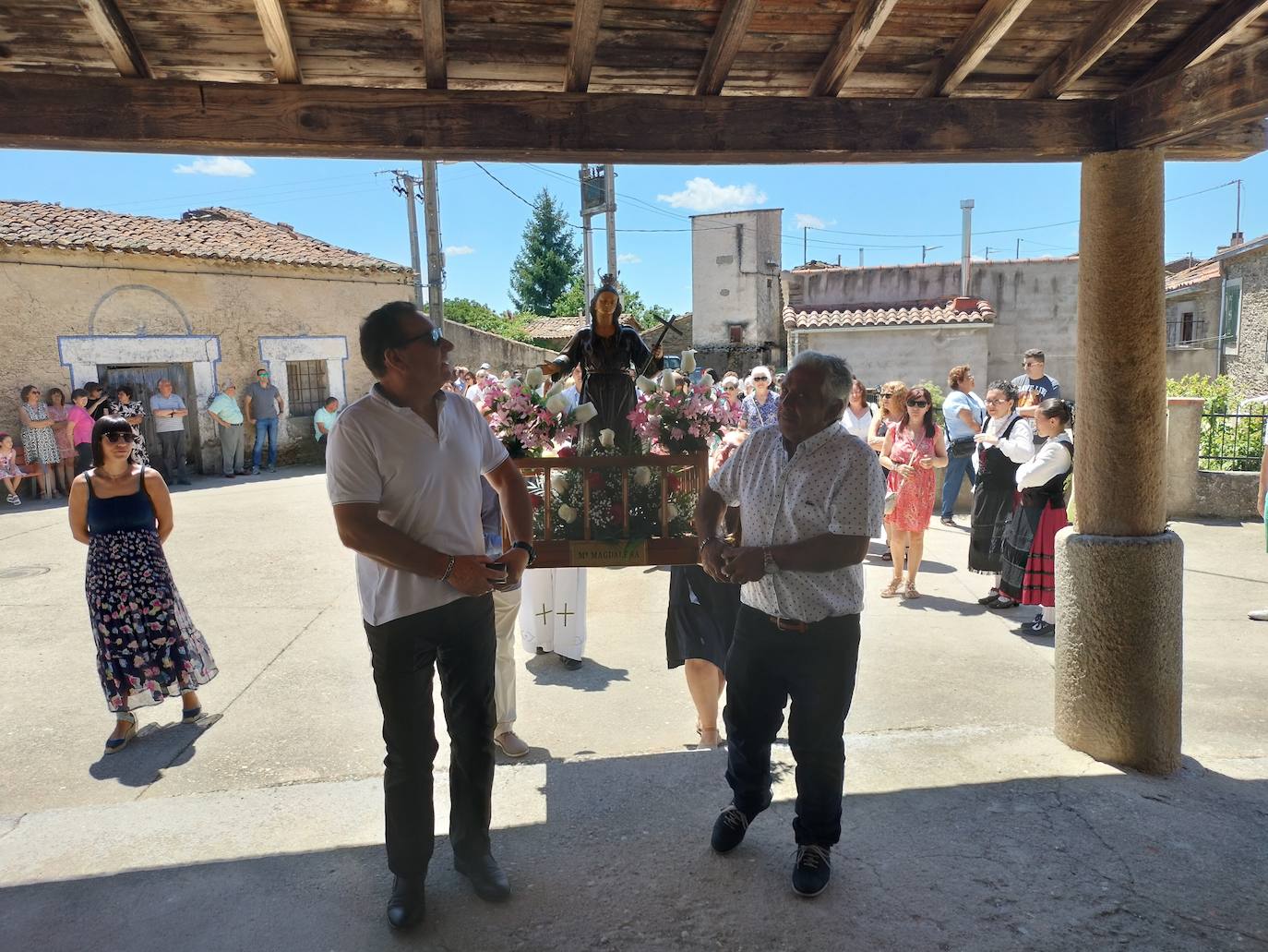 Palacios de Salvatierra acompaña a su patrona en el día de su fiesta