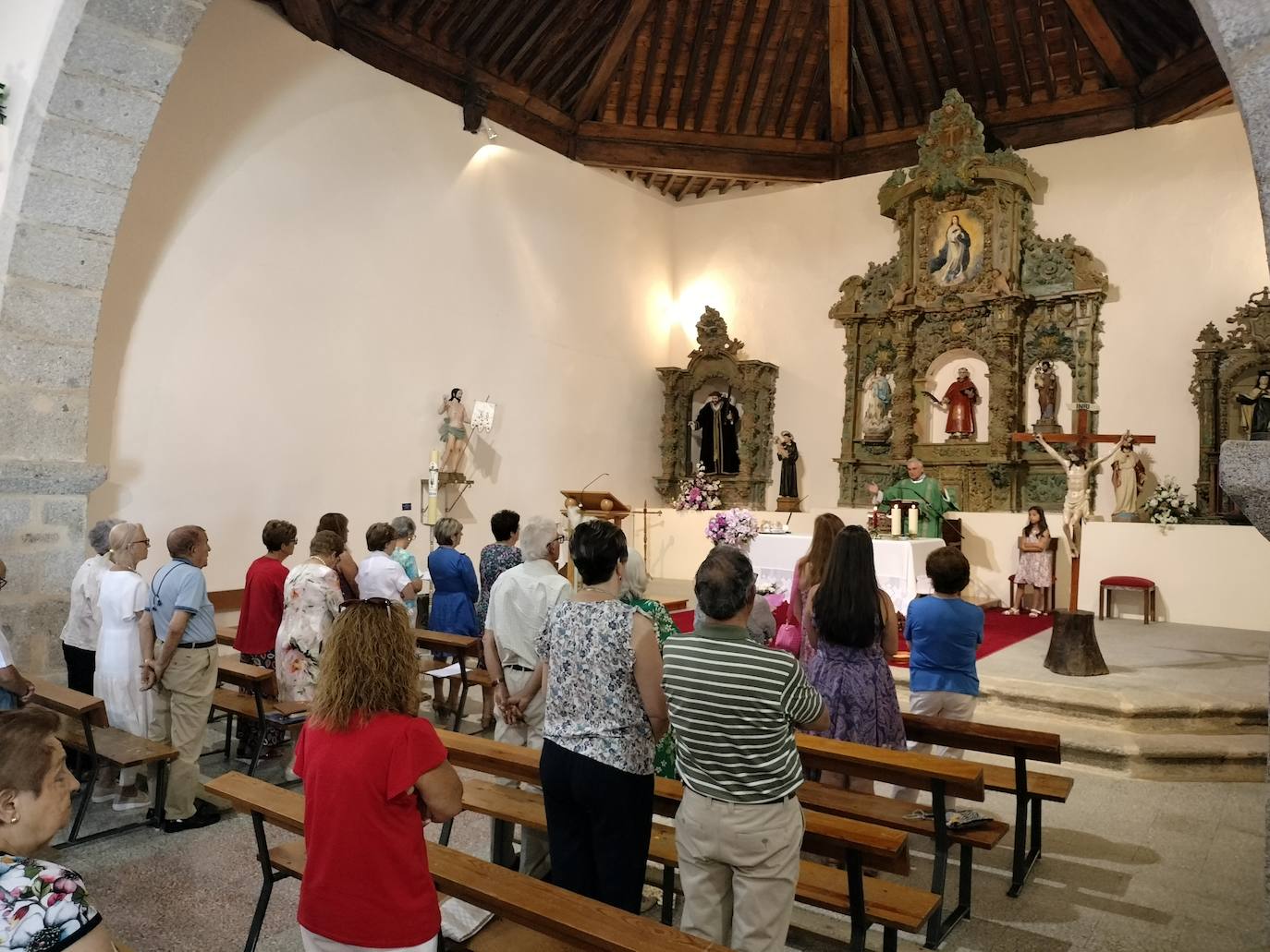 Los mayores de Frades disfrutan de un animado día de fiesta