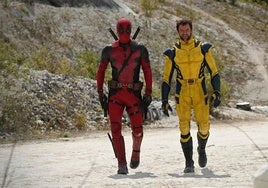 Frame de la película de Lobezno y Deadpool.