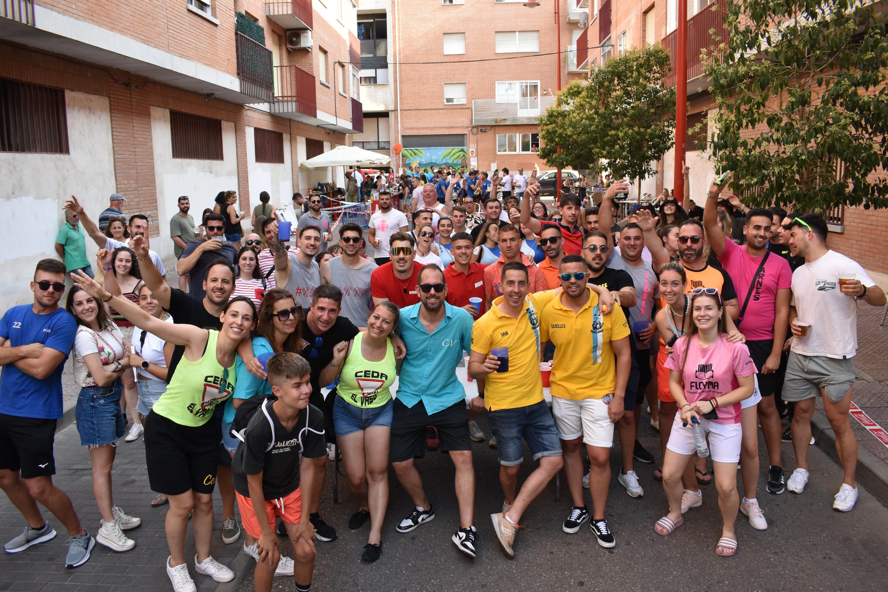 Los jóvenes toman las calles de Santa Marta con las sesiones de los tardeos