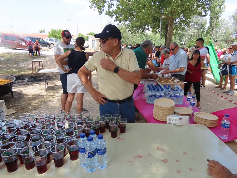 Santiago pone fin a sus fiestas con paella para todos