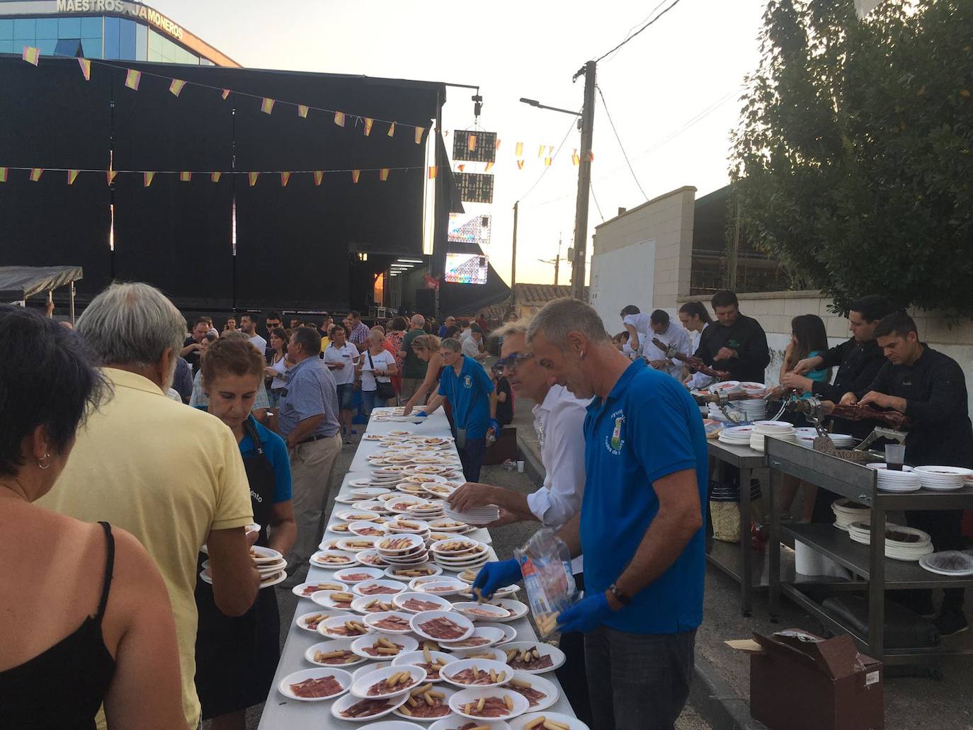 Frades de la Sierra disfruta de la paella festiva