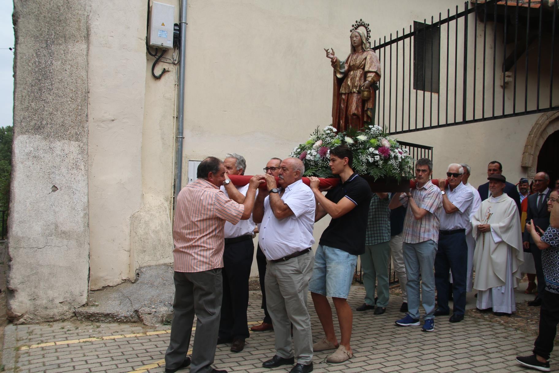 Santa Marta honra a su patrona con calles llenas de vecinos