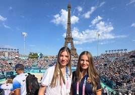 La Princesa Leonor y la Infanta Sofía en París.