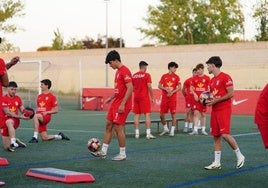 Los componentes de la plantilla del Santa Marte, en el entrenamiento