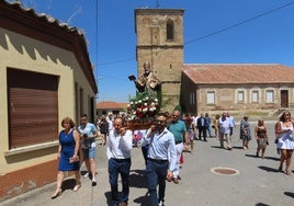 Procesión con San Pedro Advíncula en Villar de Gallimazo