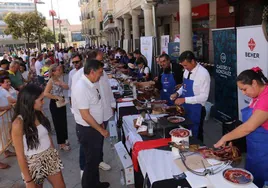 La Plaza Mayor acogió el encuentro el domingo con cuarenta cortadores de toda España.