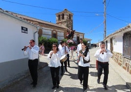 Bailes a la Virgen de la Asunción en Peñarandilla