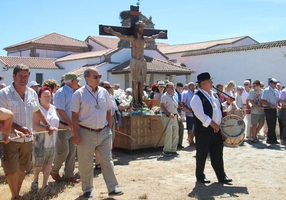 El Cristo de Cabrera en la procesión celebrada junto a su santuario