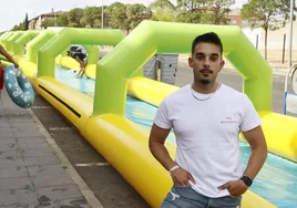 Daniel Luis Gómez, en una de las actividades organizadas por la asociación de vecinos de Puente Ladrillo.