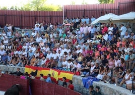 El público se concentró fundamentalmente en la zona de sombra de la plaza de toros