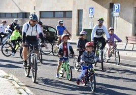 Imagen tomada en la salida de la marcha cicloturística de Villares