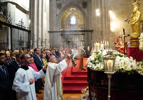 Tradición y emoción se unen en la misa en honor a la Virgen de la Vega