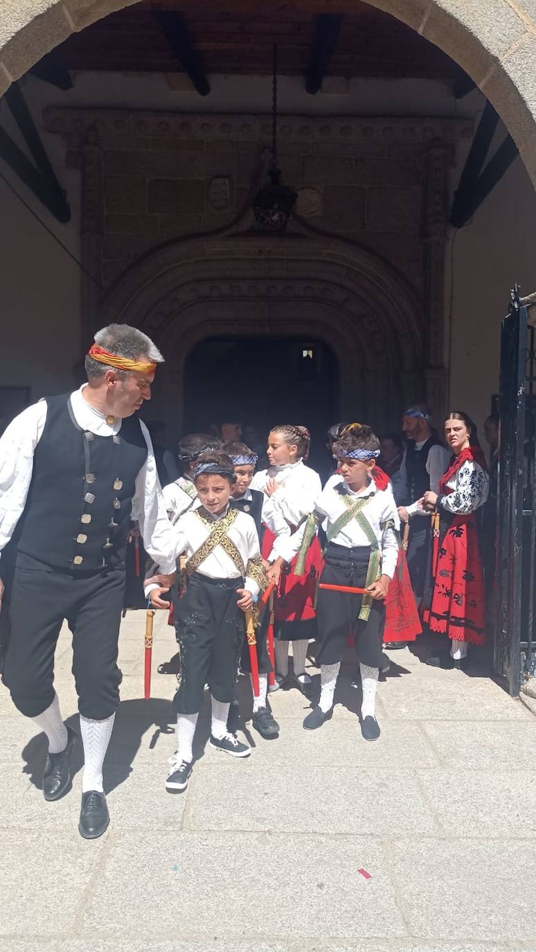 Cespedosa de Tormes honra a la Virgen del Carrascal