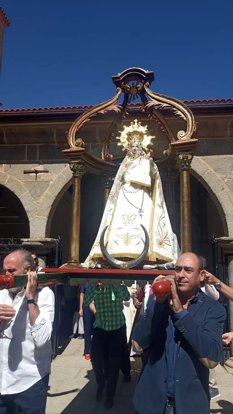 Cespedosa de Tormes honra a la Virgen del Carrascal