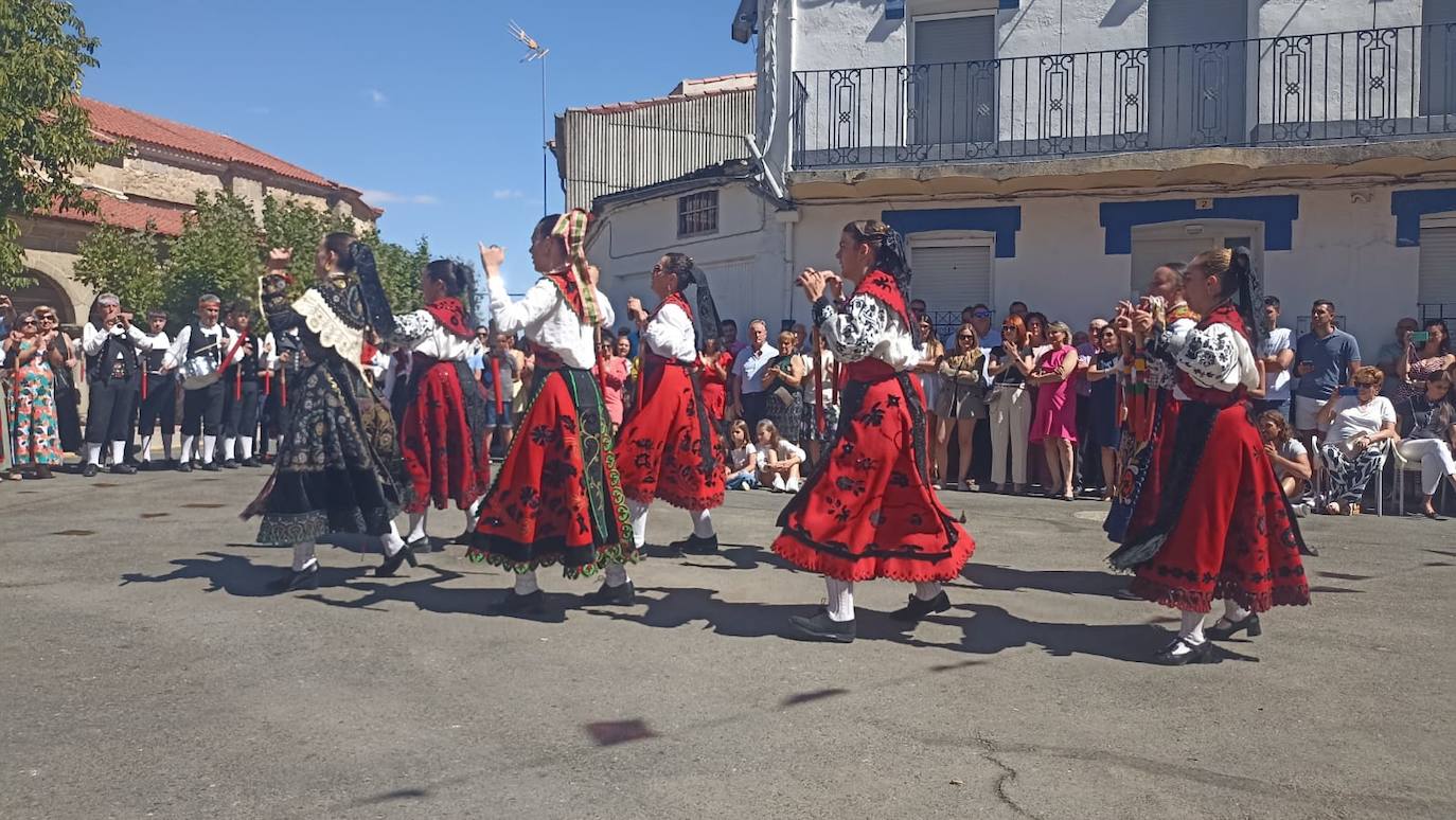 Cespedosa de Tormes honra a la Virgen del Carrascal