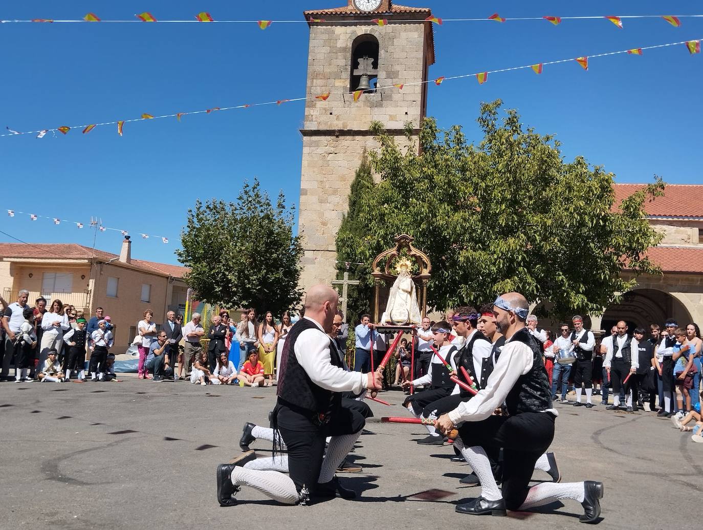 Cespedosa de Tormes honra a la Virgen del Carrascal