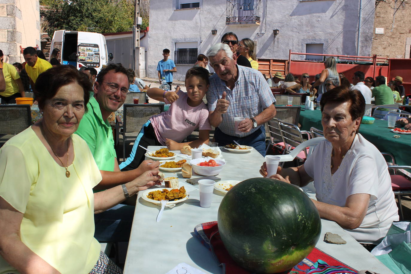Paella para 300 personas en Villares de Yeltes, una pausa para reponer fuerzas