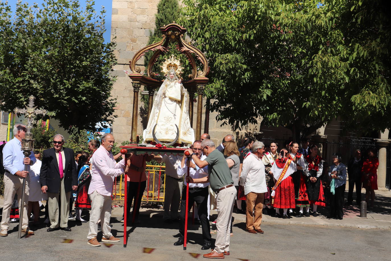 Sones de tradición para honrar a la Virgen del Carrascal en Cespedosa de Tormes