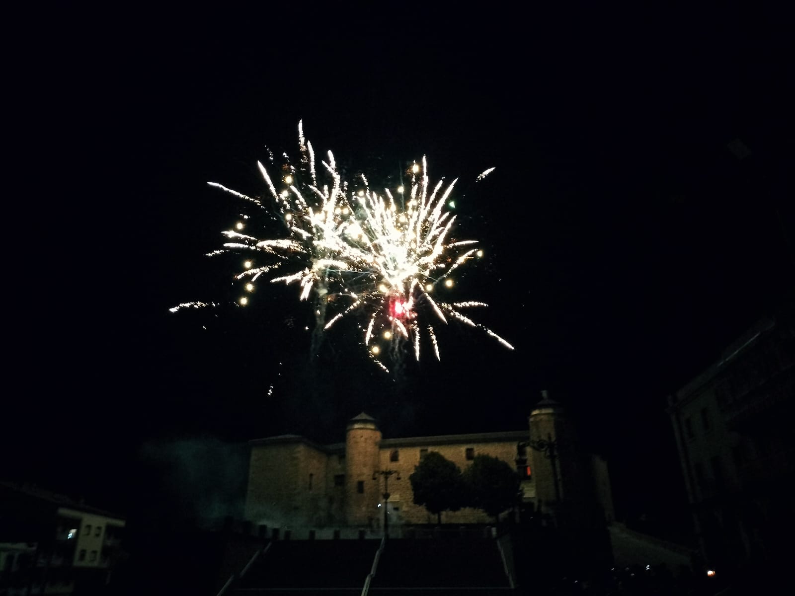 El castillo de fuegos artificiales pone fin a las fiestas patronales de Béjar