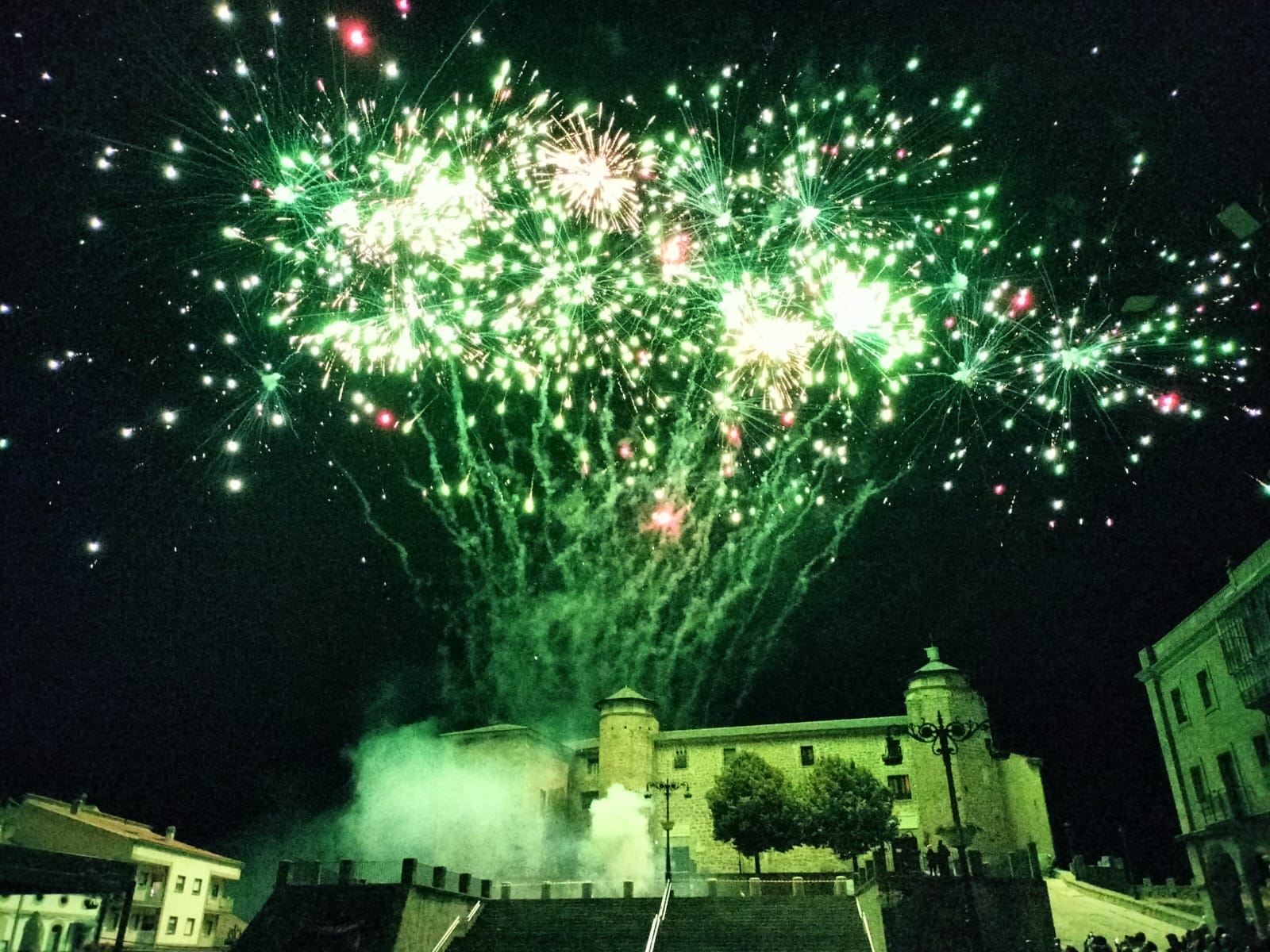 El castillo de fuegos artificiales pone fin a las fiestas patronales de Béjar