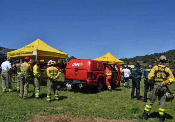 Varias cuadrillas durante el simulacro realizado en El Maíllo.