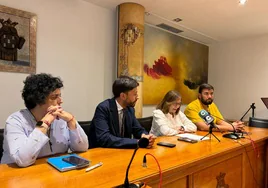 Patro Macías, Fran Díaz, Carmen Ávila y Antonio Poveda durante la rueda de prensa.