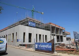 La obra del nuevo colegio que estrenará la localidad de Aldeatejada a lo largo de este curso.