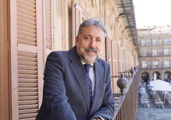 Jesús Carballares representa como abogado a un grupo de afectados por la ordenanza.