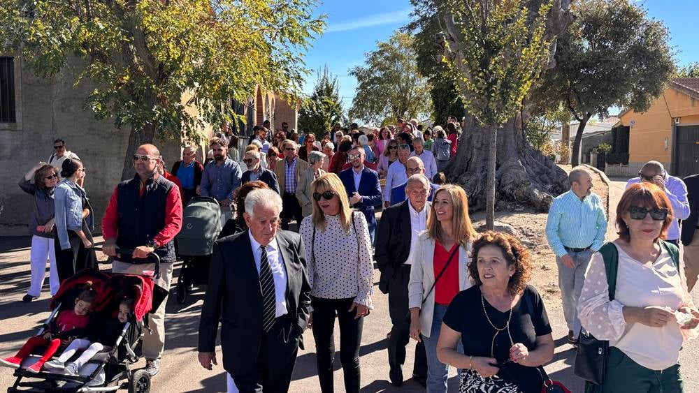 Ritmos de la tierra y bailes para el Santo patrón en Nava de Sotrobal