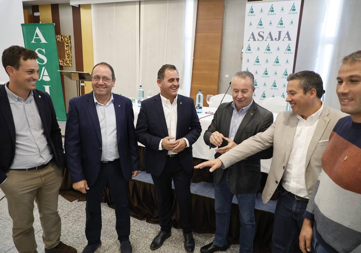 Juan José Recio, Julián Juanes, Juan Luis Delgado, Donaciano Dujo, Raúl del Brío y José Antonio Sánchez en la elección de presidente de ASAJA Salamanca.