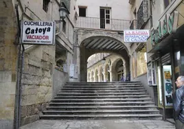 Escalera de la Plaza que da acceso al Mercado Central.