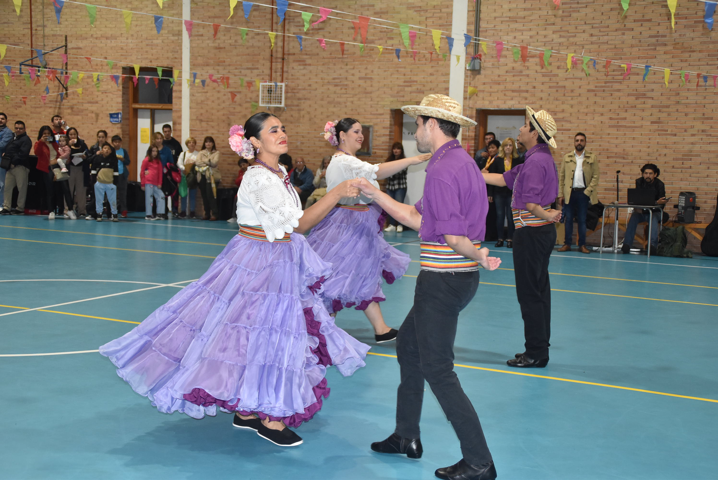 Lleno en Béjar en el primer día de la Hispanidad para fomentar la convivencia